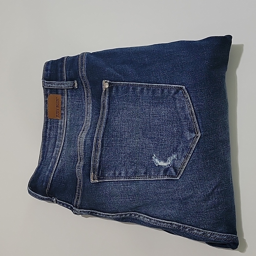Judy Blue Boyfriend Fit Jeans. 0217201402